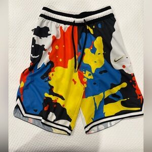 Nike Dri Fit Men’s Basketball Shorts Size Medium- like new